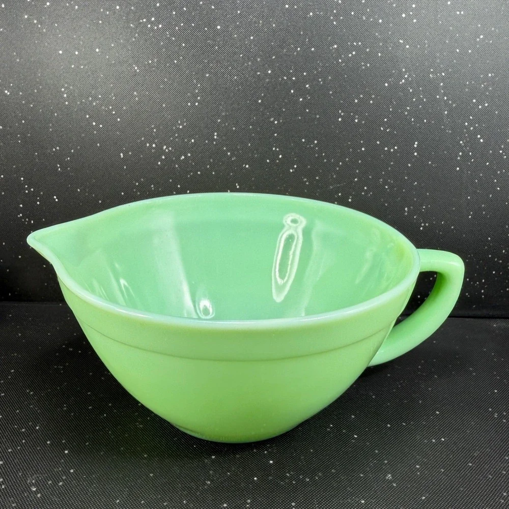 Fire King Jadeite Glass Batter Bowl with Spout and Handle Vintage Green 9in
